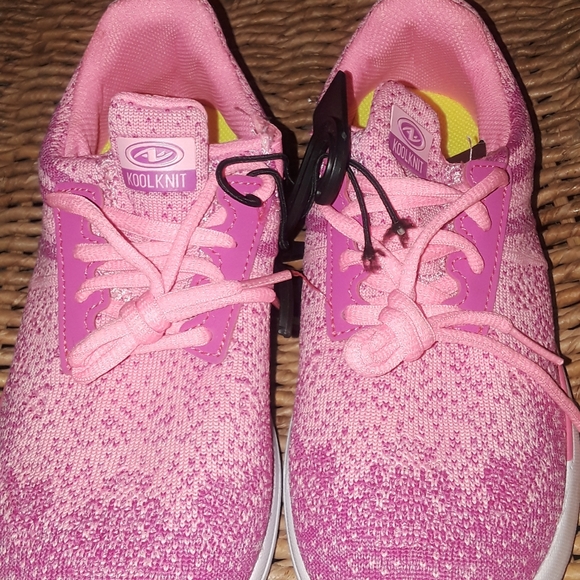 dark pink tennis shoes